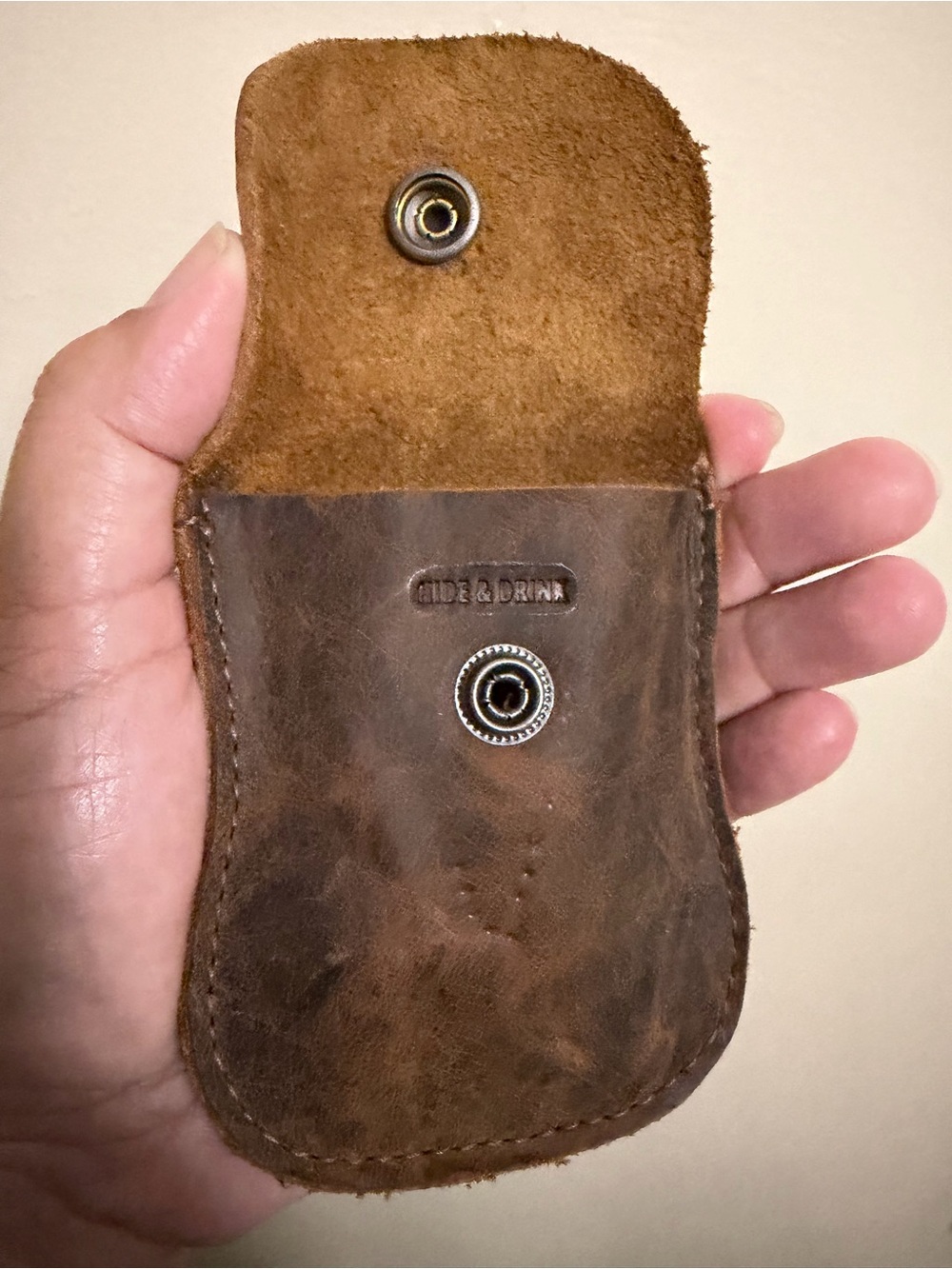Hide & Drink Coin/Card Wallet - Picture 3 of 7